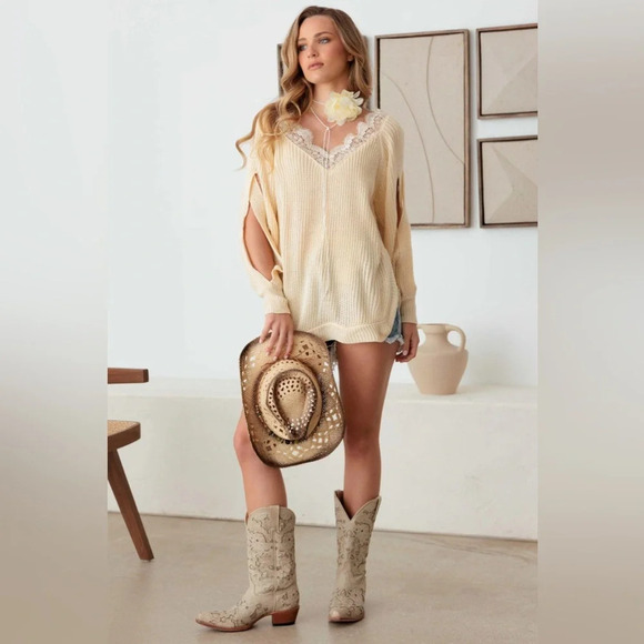 NWT-Beige Lace Side Slits Cut Out Sleeve Sweater Top - Picture 3 of 9